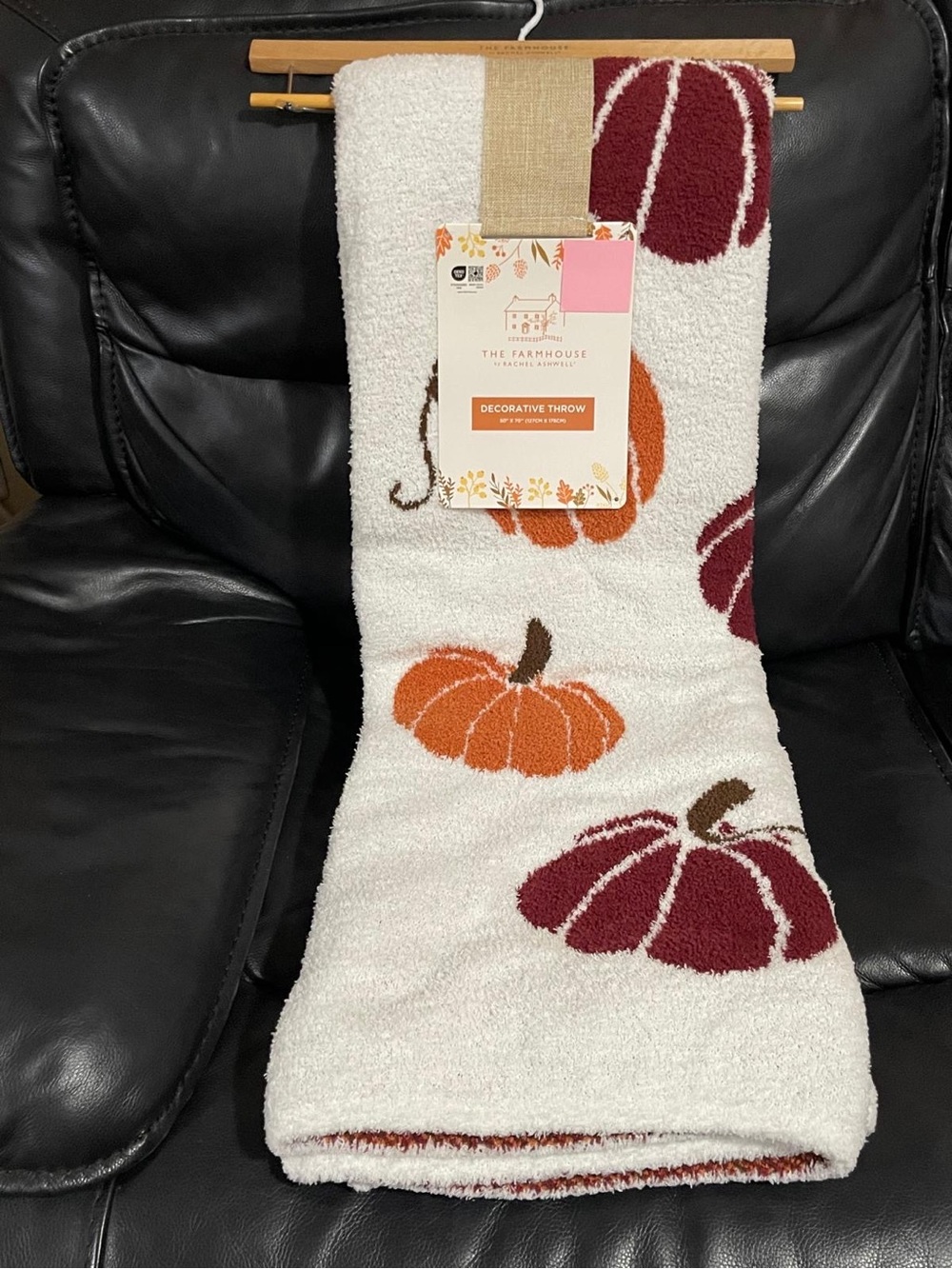 The Farmhouse by Rachel Ashwell Pumpkins Throw